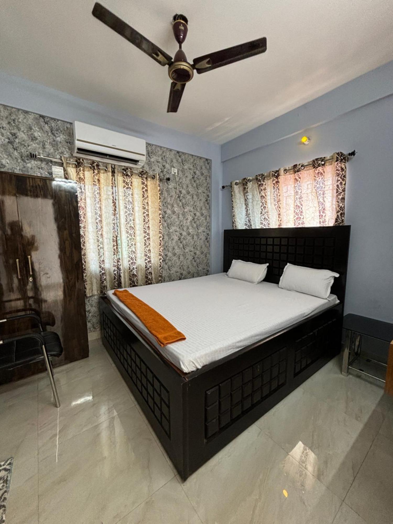 Garden Guest House Near Rene Tower Ruby General Hospital Calcutta Buitenkant foto