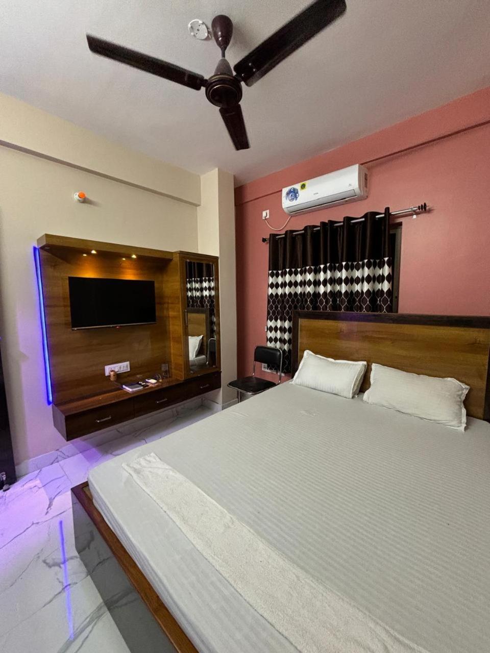 Garden Guest House Near Rene Tower Ruby General Hospital Calcutta Buitenkant foto