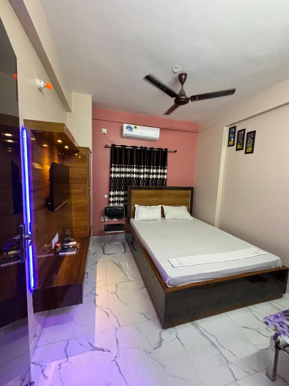 Garden Guest House Near Rene Tower Ruby General Hospital Calcutta Buitenkant foto